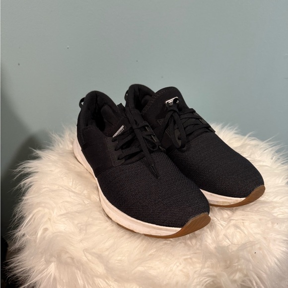 New Balance Shoes - 10 Items for $20: New Balance Nergize Black Sneakers